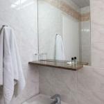 Hotel Epidavria - Bathroom