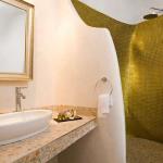Gold Suites - Bathroom View