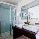 Delight Hotel - Bathroom
