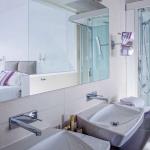 Delight Hotel - Bathroom