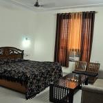 Hotel Goverdhan - Bedroom