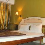 Hotel Samrat - Bedroom
