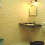 Hotel Bani Park - Bathroom