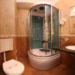 Hotel Golden Rose - Bathroom