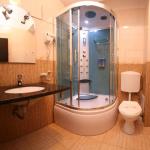 Hotel Golden Rose - Bathroom