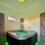 Melrose Apartments - Hot Tub